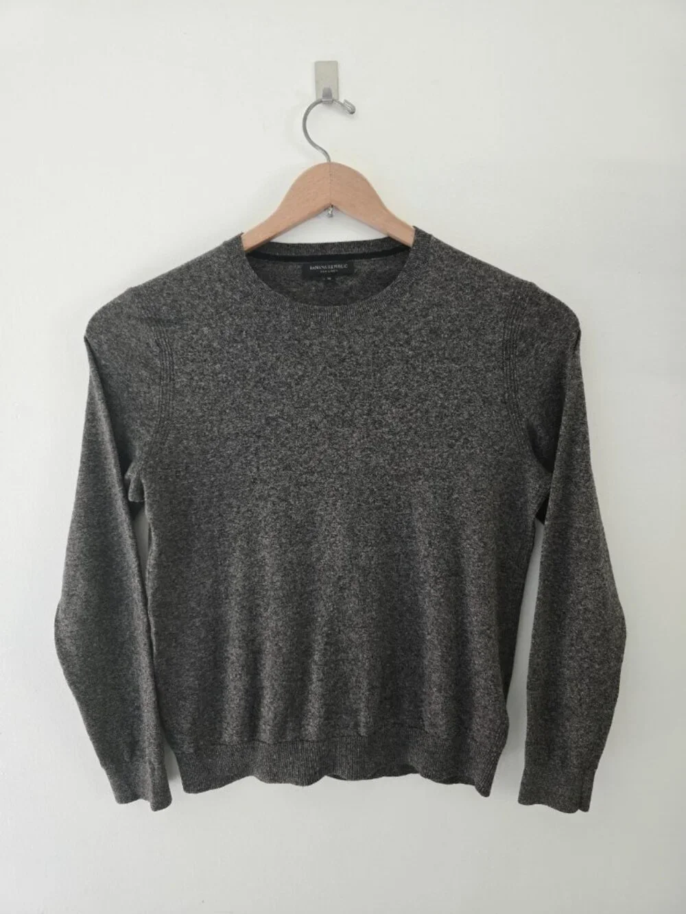 Banana Republic Silk Linen Grey Gray V-Neck Mens Preppy Sweater M Pullover